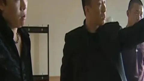 詹姆斯未来何路湖人降薪留队与勇士联手库里的选择之道